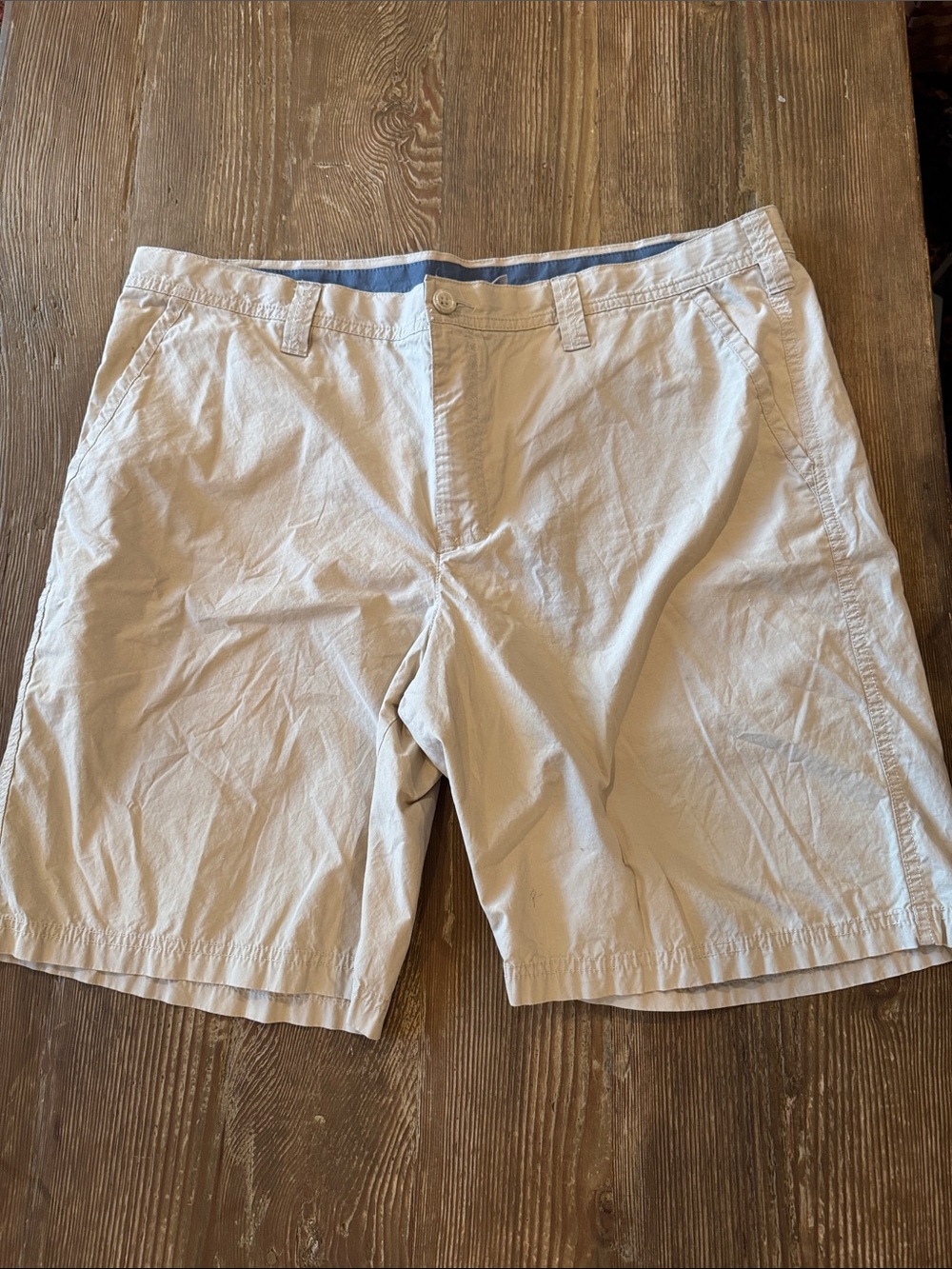 Columbia Men's Light Khaki Flat-Front Casual Shorts
